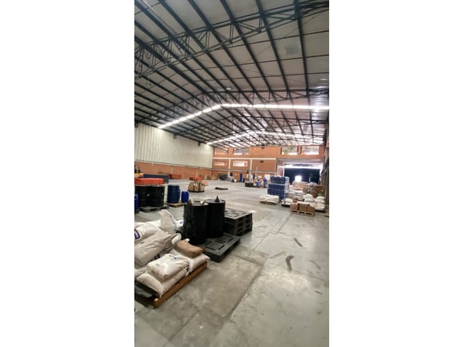 Bodega en arriendo en Pueblo Viejo, Cota, 1800 m² · foto 2 de 24
