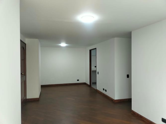 Apartamento de 2 alcobas en arriendo en Patio Bonito, Medellín, 82 m² · foto 6 de 13