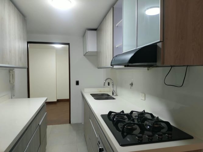 Apartamento de 2 alcobas en arriendo en Patio Bonito, Medellín, 82 m² · foto 5 de 13