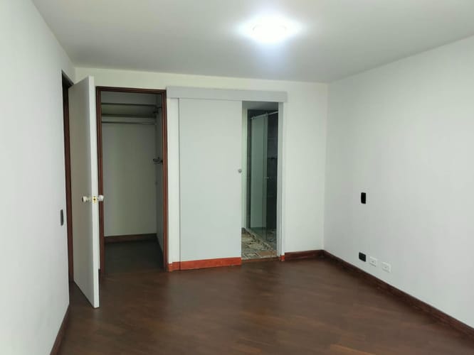 Apartamento de 2 alcobas en arriendo en Patio Bonito, Medellín, 82 m² · foto 9 de 13
