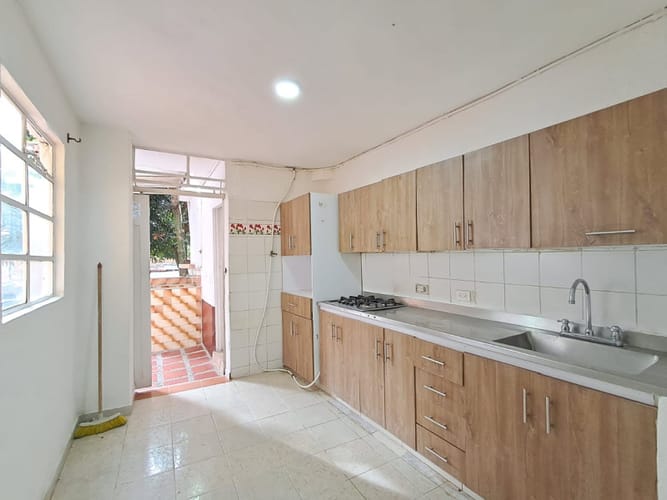 Casa de 9 alcobas en venta en La Milagrosa, Medellín, 350 m² · foto 4 de 24