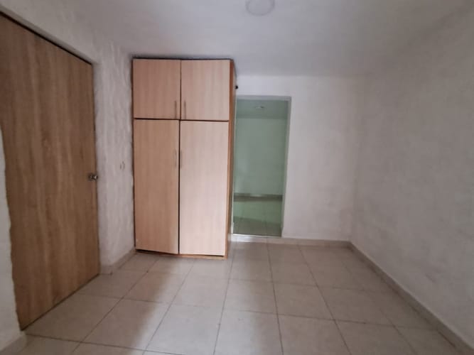 Casa de 9 alcobas en venta en La Milagrosa, Medellín, 350 m² · foto 8 de 24