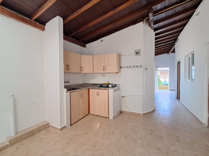 Casa de 9 alcobas en venta en La Milagrosa, Medellín, 350 m² · foto 14 de 24