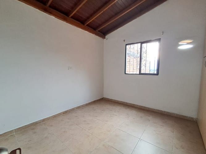 Casa de 9 alcobas en venta en La Milagrosa, Medellín, 350 m² · foto 15 de 24