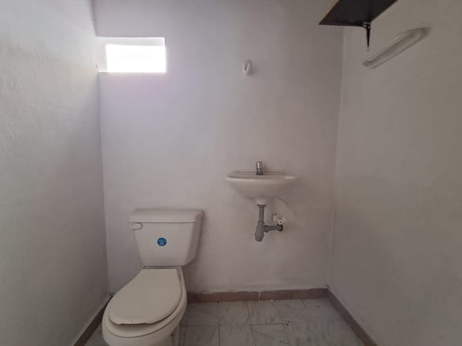 Casa de 9 alcobas en venta en La Milagrosa, Medellín, 350 m² · foto 18 de 24