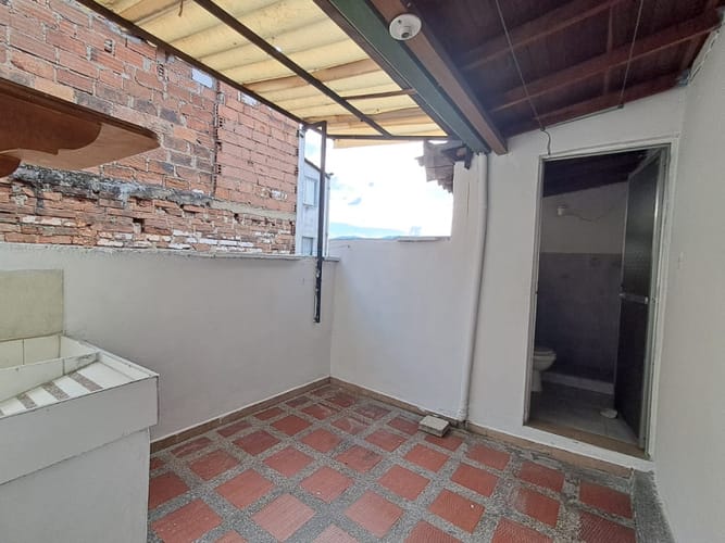 Casa de 9 alcobas en venta en La Milagrosa, Medellín, 350 m² · foto 20 de 24