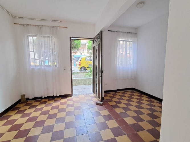 Casa de 9 alcobas en venta en La Milagrosa, Medellín, 350 m² · foto 24 de 24