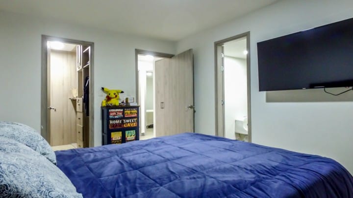 Apartamento de 3 alcobas en arriendo en El Poblado, Medellín, 147 m² · foto 8 de 16