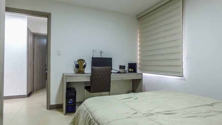 Apartamento de 3 alcobas en arriendo en El Poblado, Medellín, 147 m² · foto 7 de 16