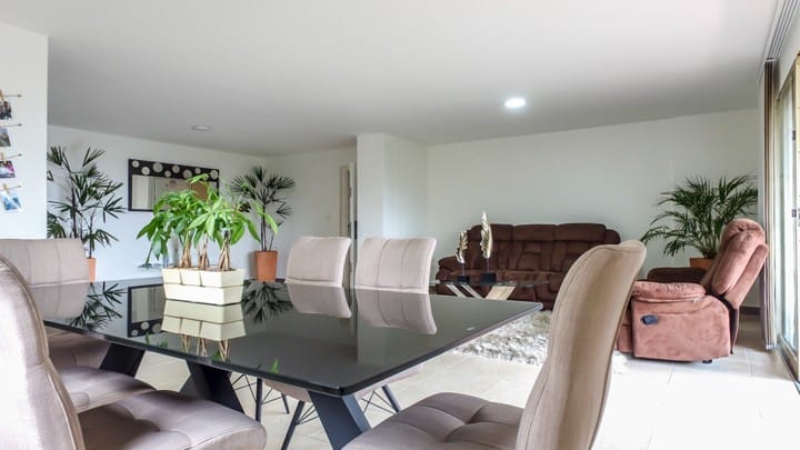 Apartamento de 3 alcobas en arriendo en El Poblado, Medellín, 147 m² · foto 14 de 16