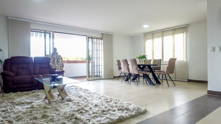 Apartamento de 3 alcobas en arriendo en El Poblado, Medellín, 147 m² · foto 2 de 16