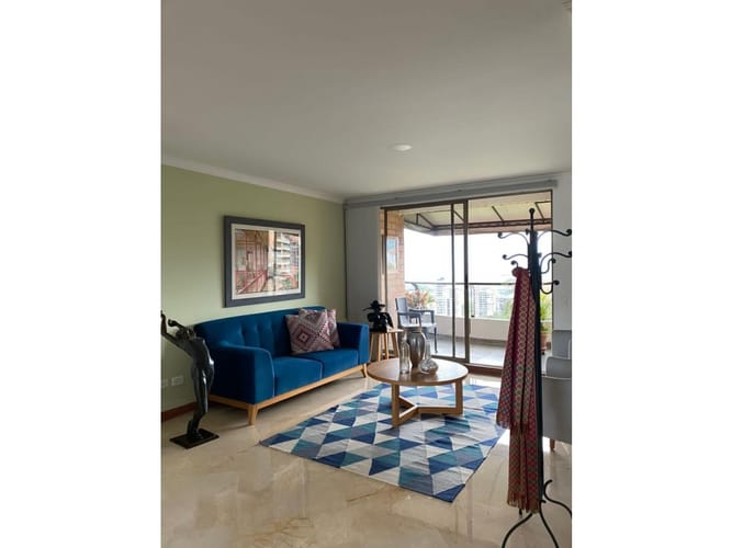 Apartamento de 3 alcobas en venta en Loma Del Campestre, Medellín, 129 m² · foto 2 de 24
