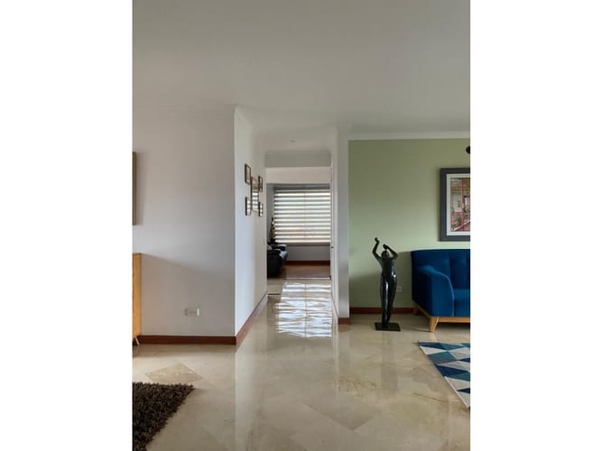 Apartamento de 3 alcobas en venta en Loma Del Campestre, Medellín, 129 m² · foto 3 de 24