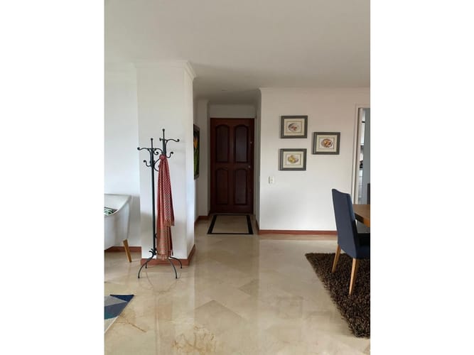 Apartamento de 3 alcobas en venta en Loma Del Campestre, Medellín, 129 m² · foto 4 de 24