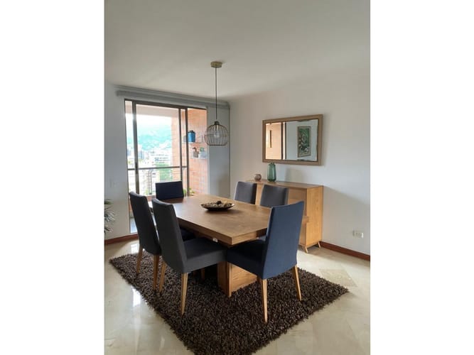 Apartamento de 3 alcobas en venta en Loma Del Campestre, Medellín, 129 m² · foto 5 de 24