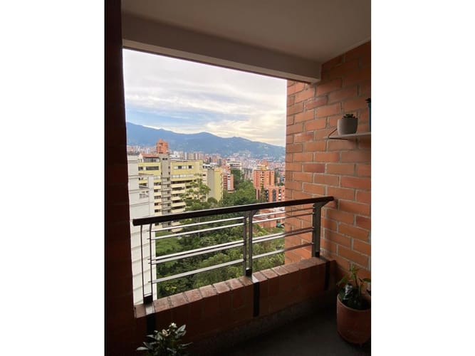 Apartamento de 3 alcobas en venta en Loma Del Campestre, Medellín, 129 m² · foto 6 de 24