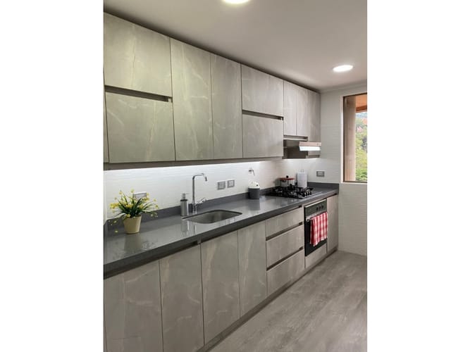 Apartamento de 3 alcobas en venta en Loma Del Campestre, Medellín, 129 m² · foto 7 de 24