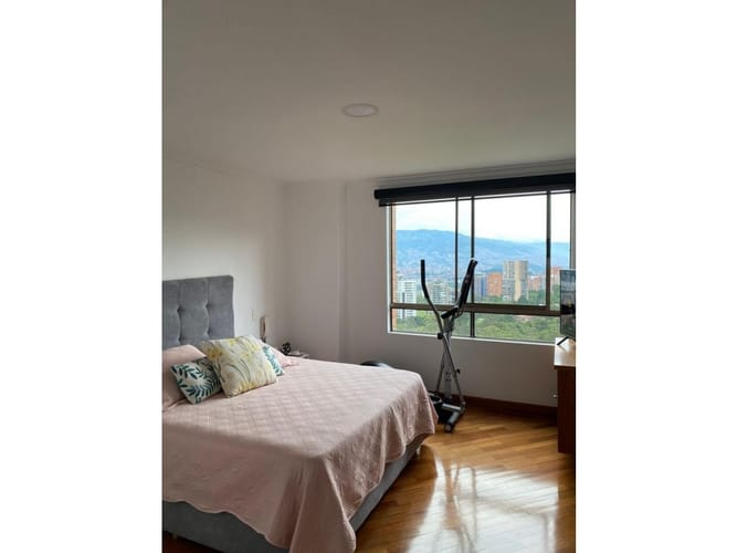 Apartamento de 3 alcobas en venta en Loma Del Campestre, Medellín, 129 m² · foto 8 de 24