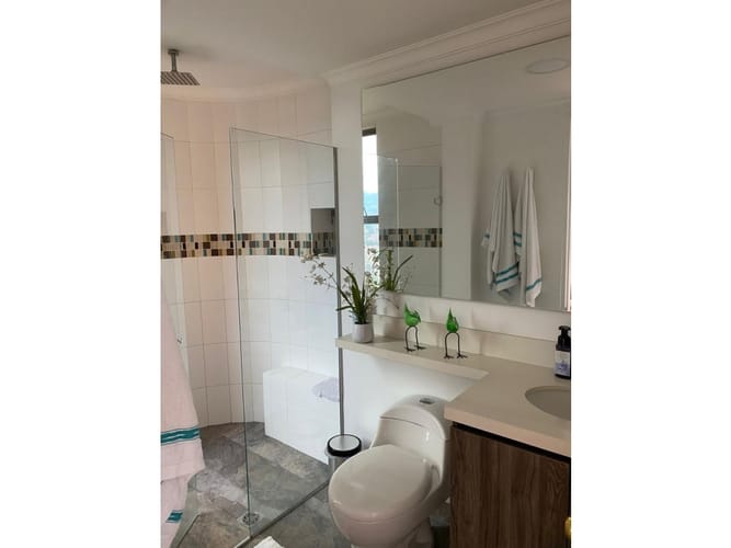 Apartamento de 3 alcobas en venta en Loma Del Campestre, Medellín, 129 m² · foto 10 de 24