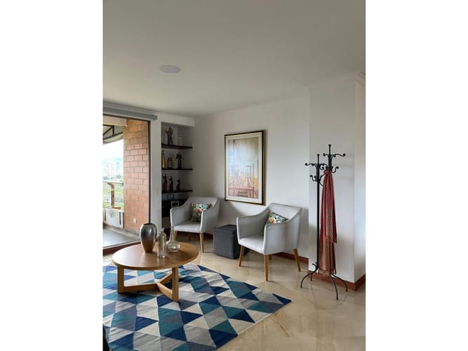 Apartamento de 3 alcobas en venta en Loma Del Campestre, Medellín, 129 m² · foto 13 de 24