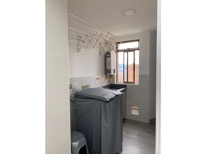 Apartamento de 3 alcobas en venta en Loma Del Campestre, Medellín, 129 m² · foto 15 de 24