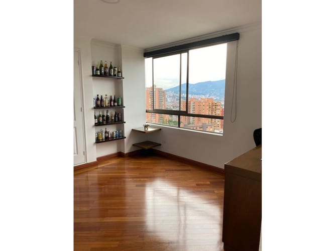 Apartamento de 3 alcobas en venta en Loma Del Campestre, Medellín, 129 m² · foto 18 de 24