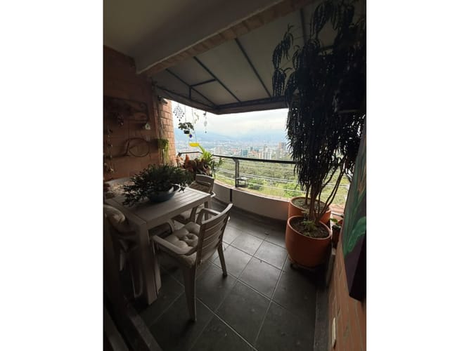 Apartamento de 3 alcobas en venta en Loma Del Campestre, Medellín, 129 m² · foto 20 de 24