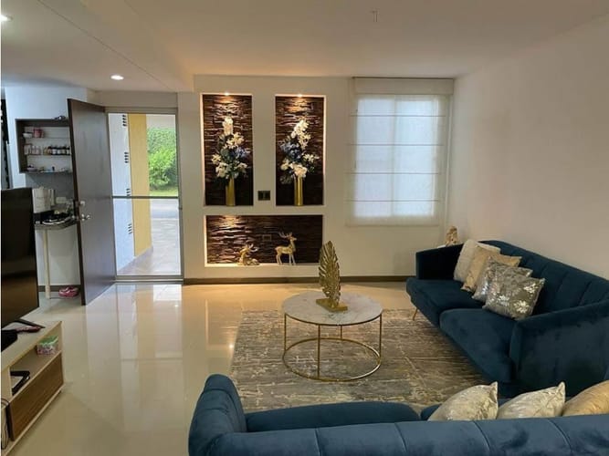Casa de 4 alcobas en venta en El Castillo, Jamundí, 165 m² · foto 2 de 11