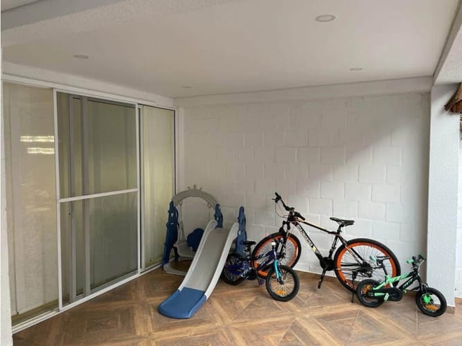 Casa de 4 alcobas en venta en El Castillo, Jamundí, 165 m² · foto 5 de 11