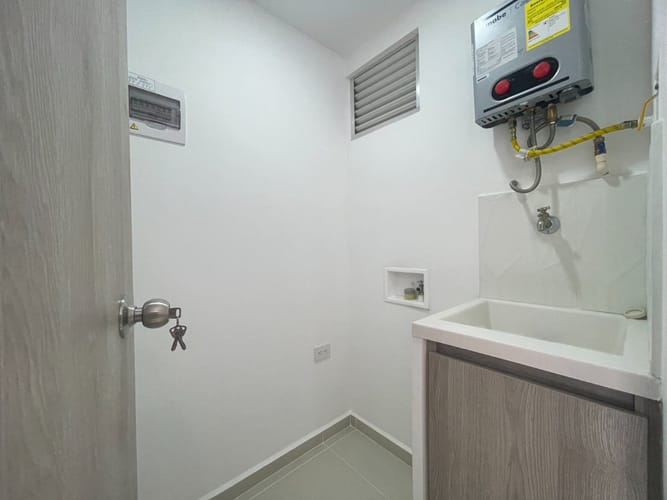 Apartamento de 2 alcobas en venta en Simon Bolivar, Envigado, 61 m² · foto 16 de 17