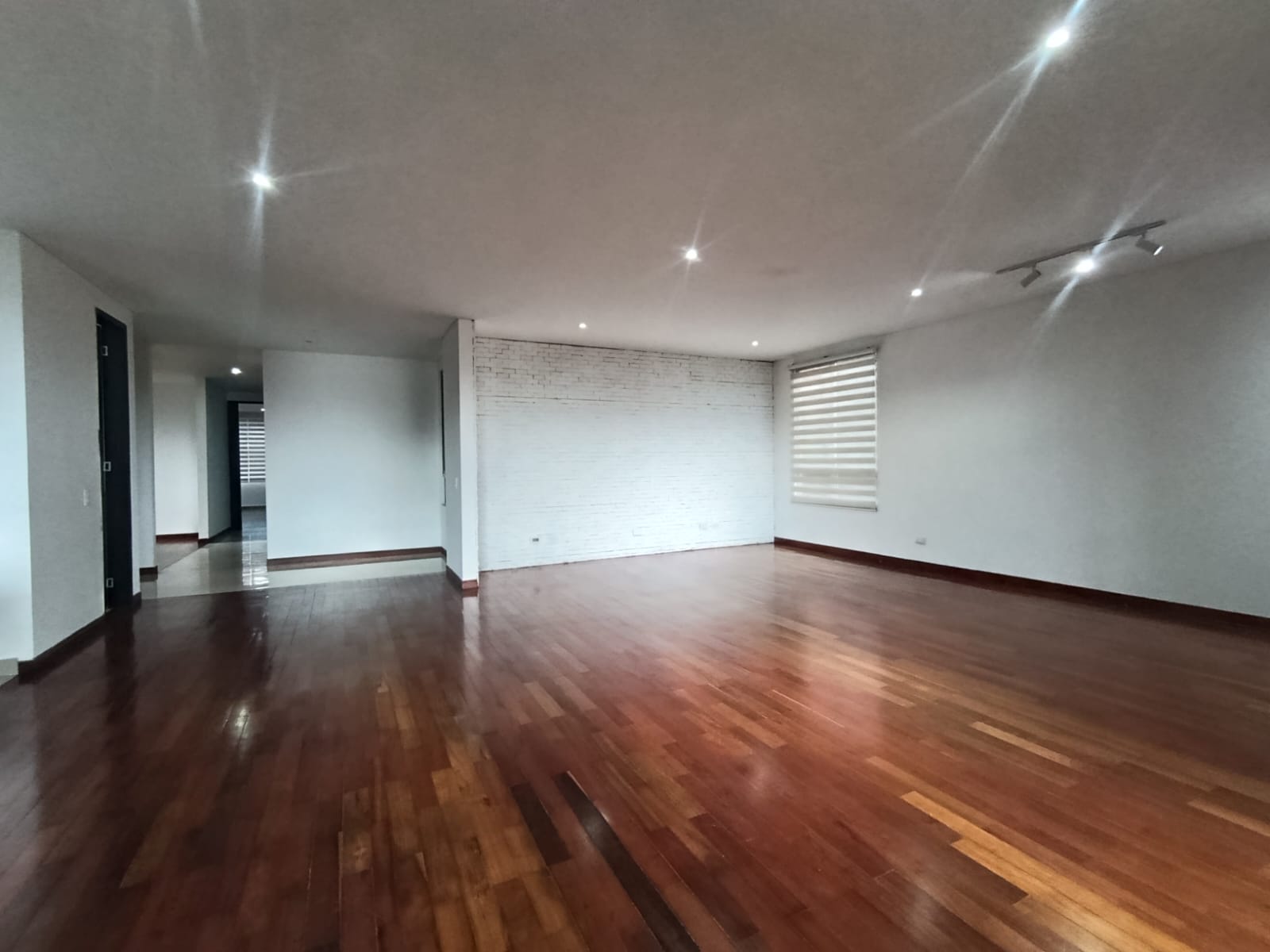Apartamento en arriendo en El Poblado, Medellín · foto 3 de 20