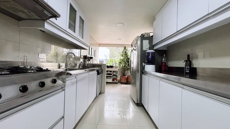 Apartamento de 5 alcobas en venta en El Retiro, Bogotá, 243 m² · foto 14 de 24