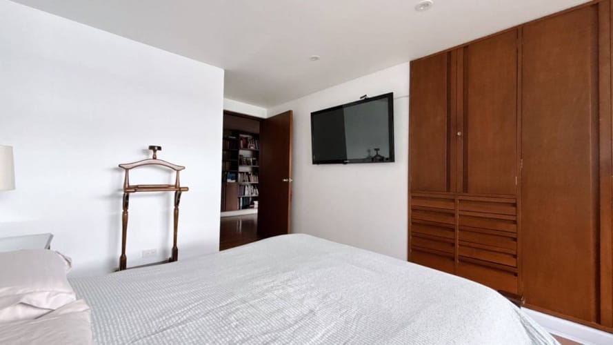 Apartamento de 5 alcobas en venta en El Retiro, Bogotá, 243 m² · foto 19 de 24