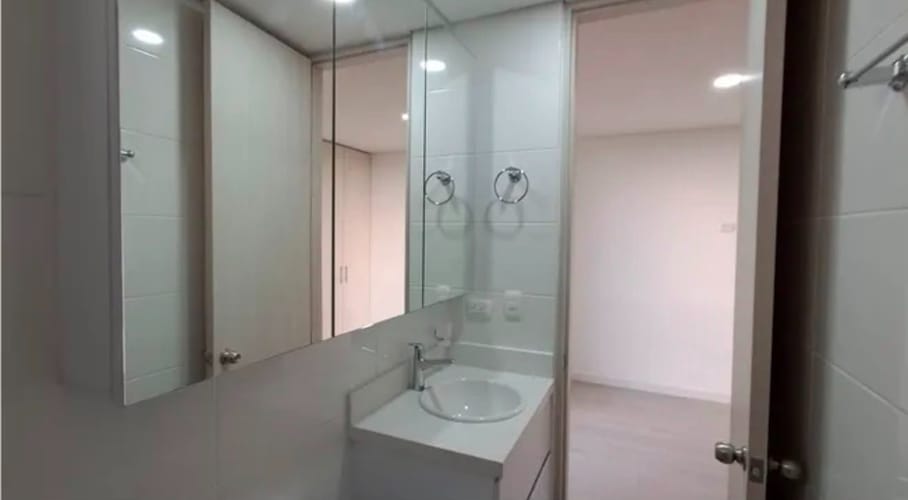Apartamento de 2 alcobas en venta en La Salle, Bogotá, 68 m² · foto 13 de 16
