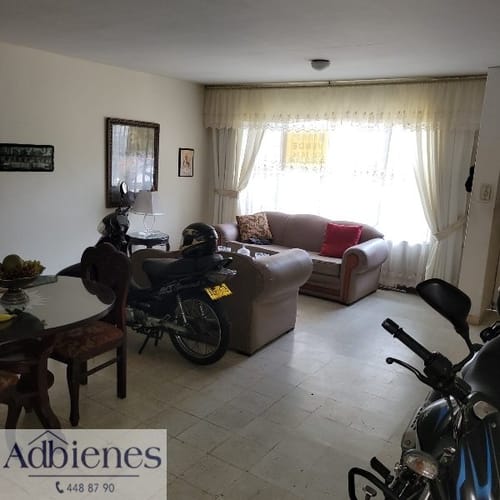 Casa de 4 alcobas en venta en Belén, Medellín, 190 m² · foto 2 de 19