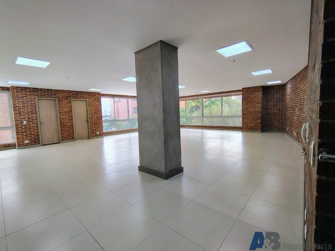 Oficina en arriendo en Castropol, Medellín, 136 m² · foto 4 de 16