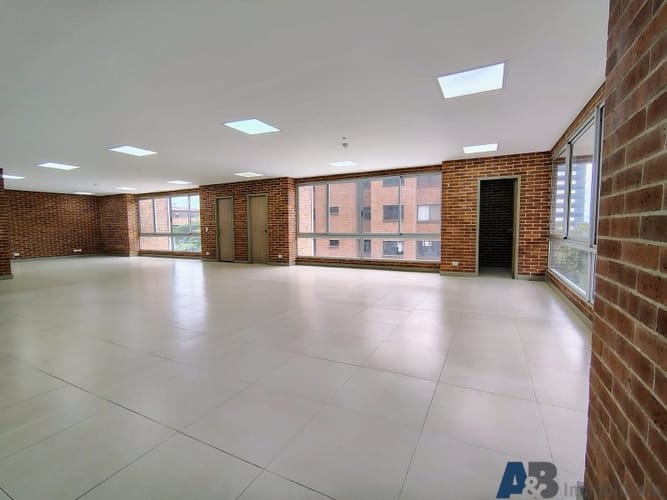 Oficina en arriendo en Castropol, Medellín, 136 m² · foto 8 de 16