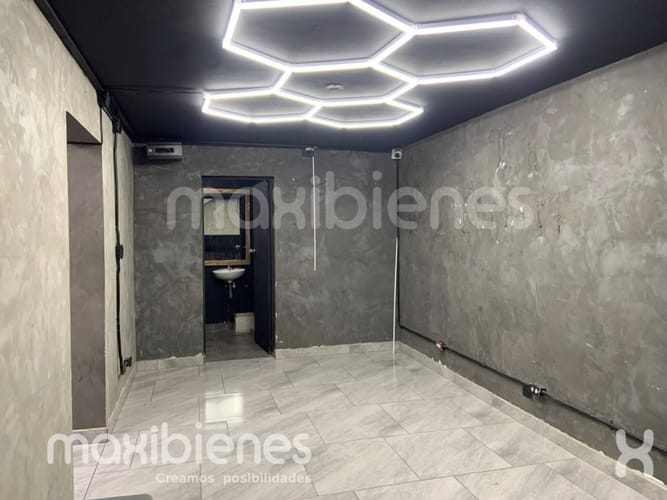 Local en arriendo en La Castellana, Medellín, 45 m² · foto 2 de 5