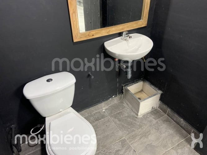 Local en arriendo en La Castellana, Medellín, 45 m² · foto 4 de 5