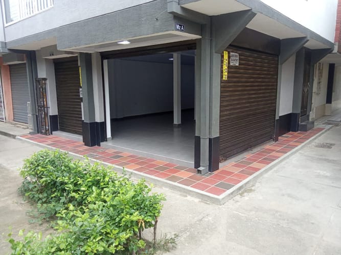 Local en arriendo en Brisas Del Campo, Girón, 80 m² · foto 2 de 14