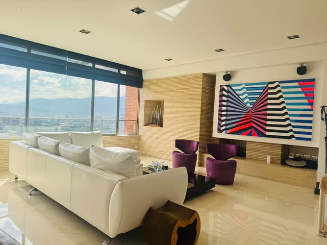 Apartamento de 3 alcobas en venta en El Poblado, Medellín, 432 m² · foto 2 de 21