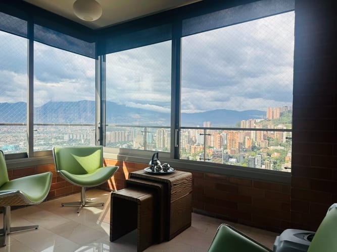 Apartamento de 3 alcobas en venta en El Poblado, Medellín, 432 m² · foto 6 de 21