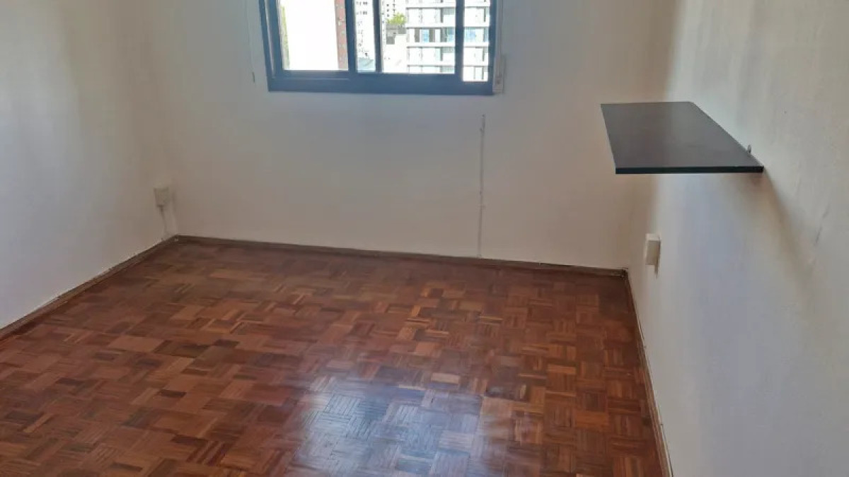 Alquiler Apartamento De 2 Dormitorios Muy Luminoso  A Una Cuadra De 18 De Julio En Cordón · Foto 10