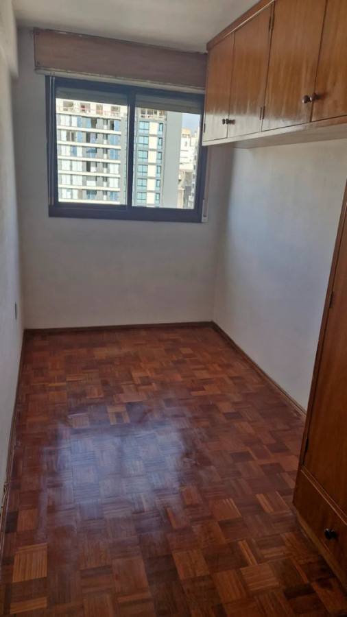 Alquiler Apartamento De 2 Dormitorios Muy Luminoso  A Una Cuadra De 18 De Julio En Cordón · Foto 12