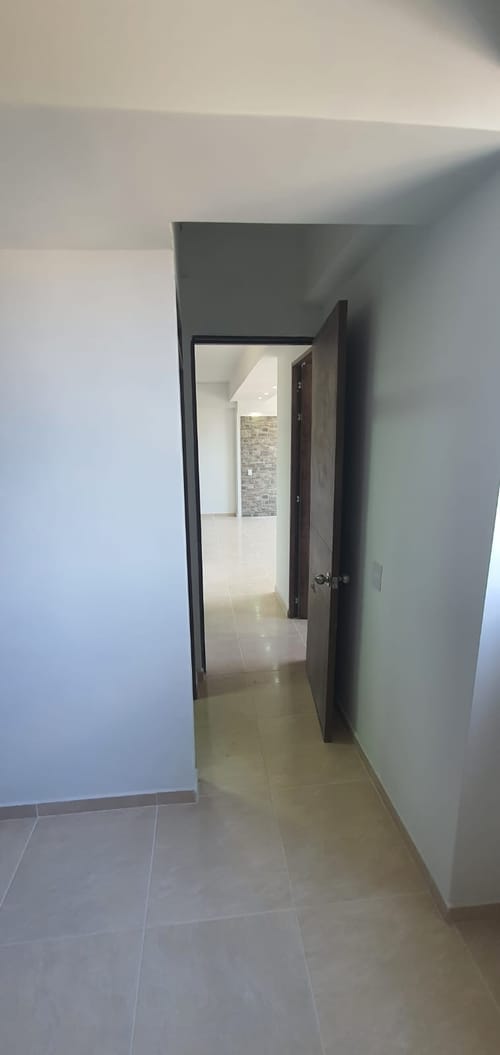 Apartamento de 2 alcobas en venta en La Macarena, Rionegro, 52 m² · foto 2 de 18