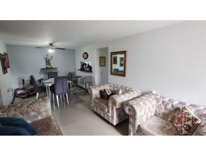 Apartamento de 3 alcobas en venta en Belén, Medellín, 97 m² · foto 3 de 24