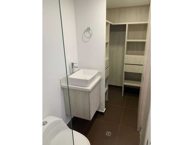 Apartamento de 3 alcobas en venta en Las Lomitas, Sabaneta, 104 m² · foto 9 de 18