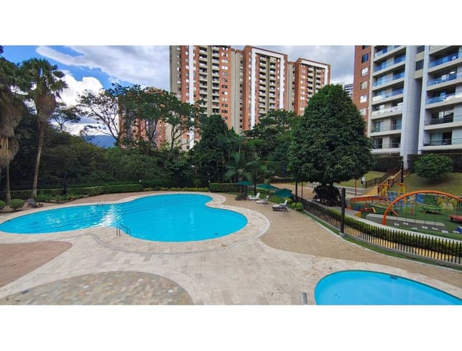Apartamento de 3 alcobas en venta en Belén, Medellín, 97 m² · foto 19 de 24