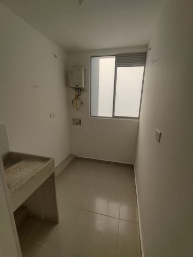 Apartamento de 3 alcobas en arriendo en El Porvenir, Medellín, 55 m² · foto 14 de 15