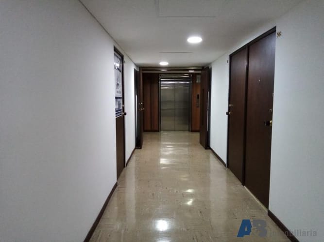 Oficina en arriendo en La Candelaria, Medellín, 44 m² · foto 3 de 13